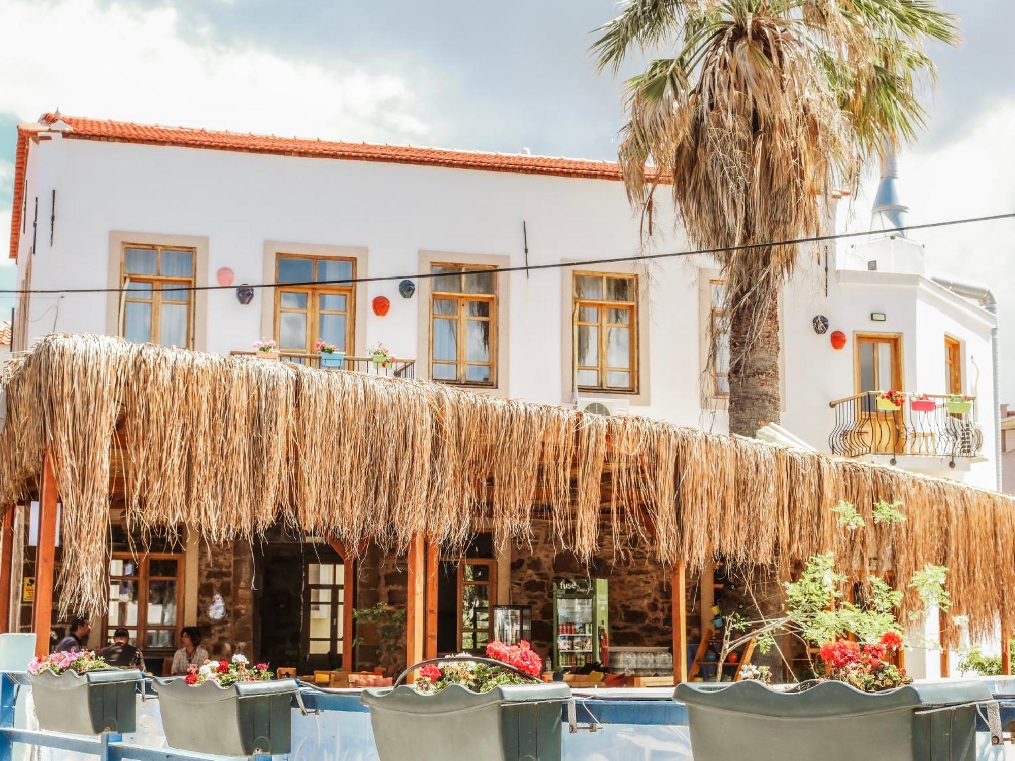Cesme Puerhayal Pansiyon ภายนอก รูปภาพ
