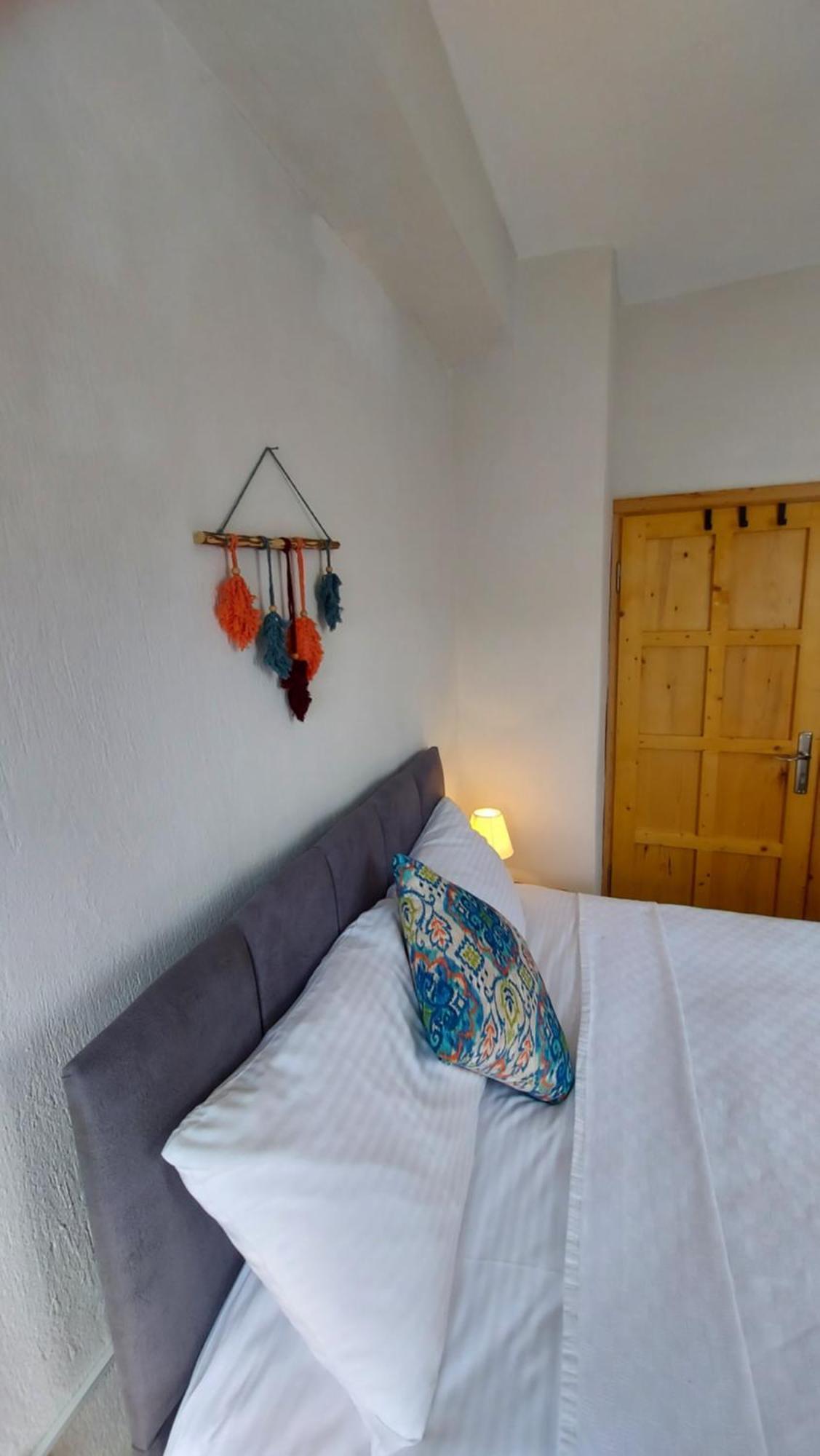 Cesme Puerhayal Pansiyon ภายนอก รูปภาพ